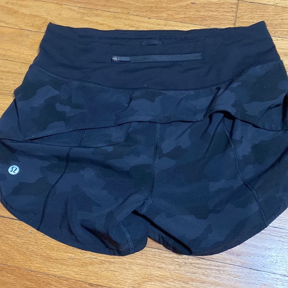 Lululemon camo shorts - Picture 2 of 3